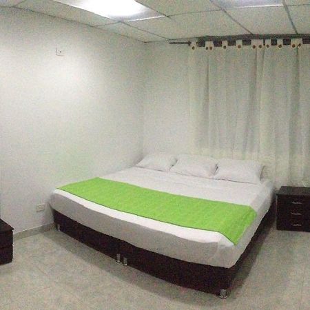 Hostal Deluxe Santander. Manizales Exterior foto