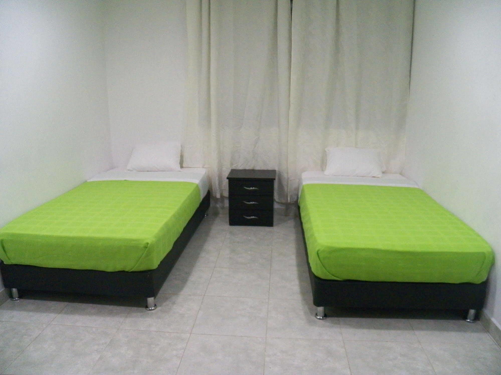 Hostal Deluxe Santander. Manizales Exterior foto
