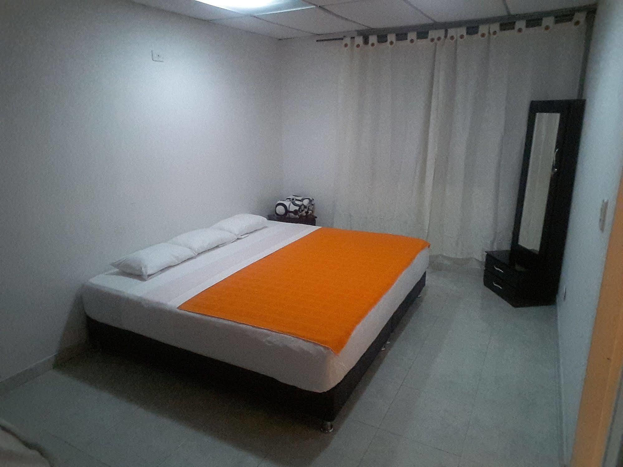 Hostal Deluxe Santander. Manizales Exterior foto