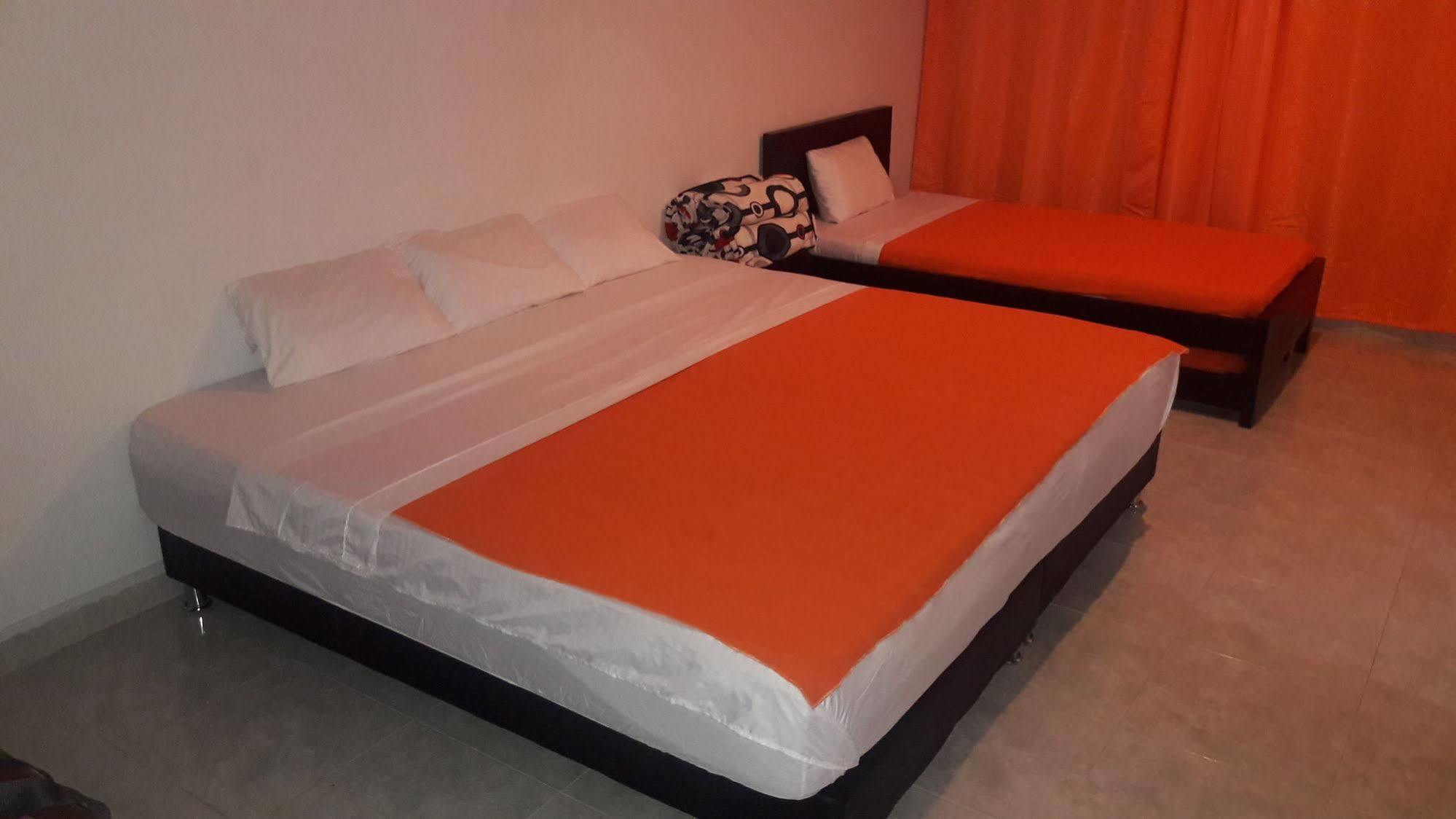 Hostal Deluxe Santander. Manizales Exterior foto