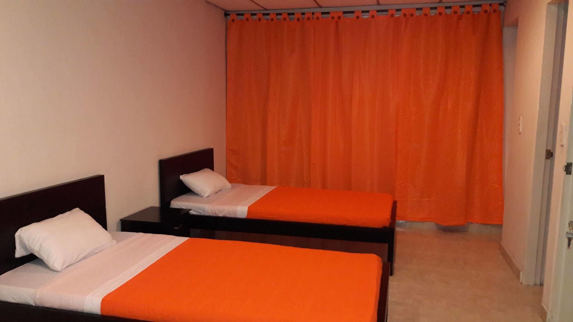 Hostal Deluxe Santander. Manizales Exterior foto