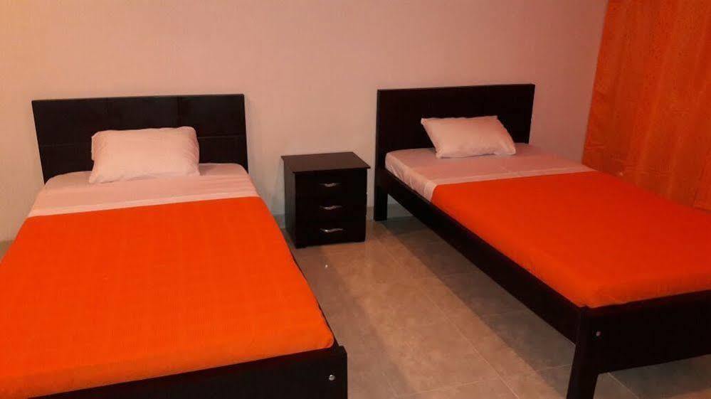 Hostal Deluxe Santander. Manizales Exterior foto